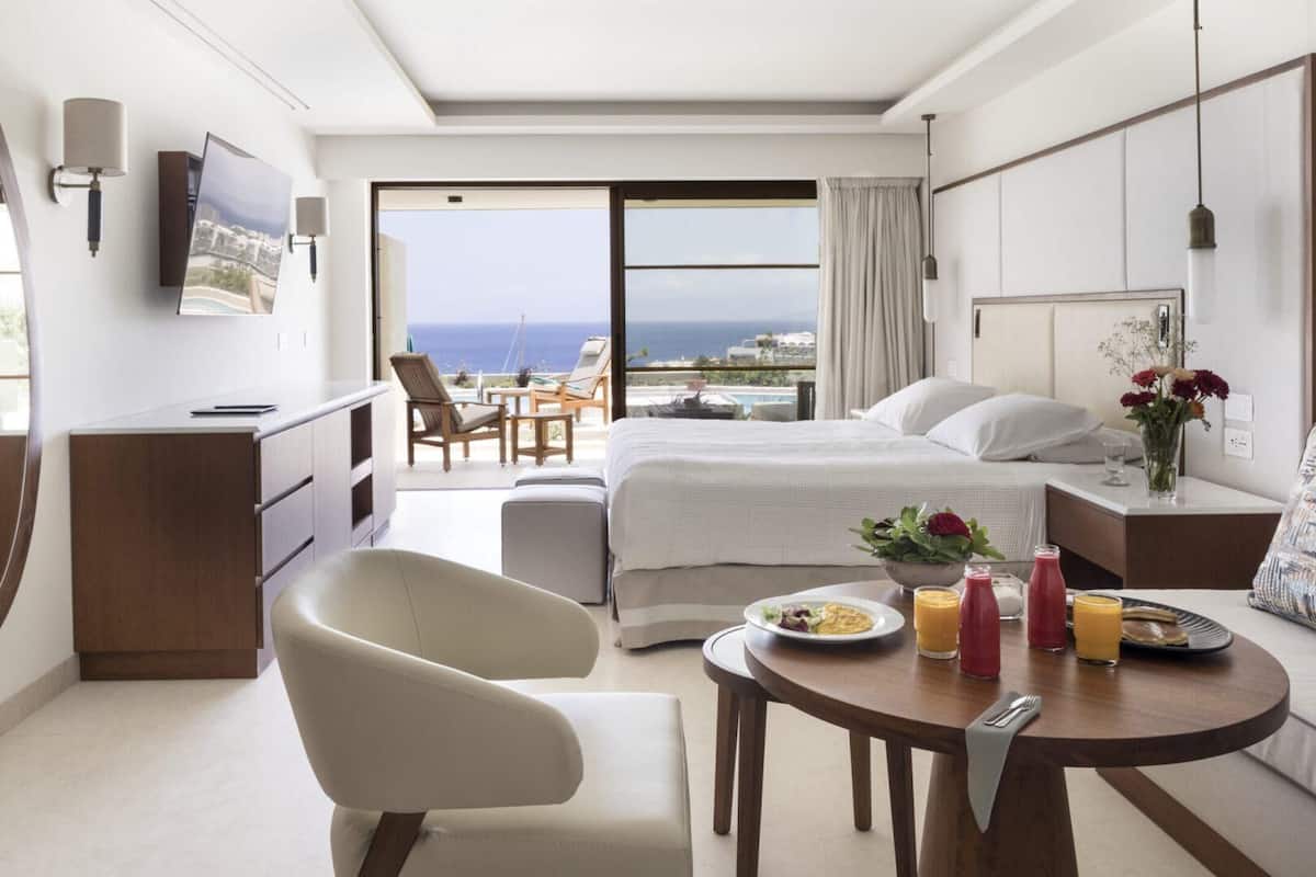 Ropa de cama de alta calidad y minibar