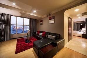 Minibar, in-room safe, desk, soundproofing - Best Western Plus Doha (Doha)