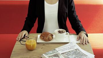 Petit déjeuner buffet (13.9 EUR par personne)