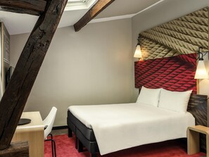 In-room safe, desk, blackout curtains, soundproofing - Ibis Paris Avenue De La Republique (Paris)