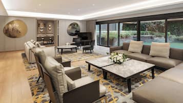 Televisión LCD de 50 pulgadas con canales por cable, una televisión