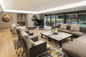 Televisi LCD 50-inci dengan saluran TV kabel, TV, dan film berbayar