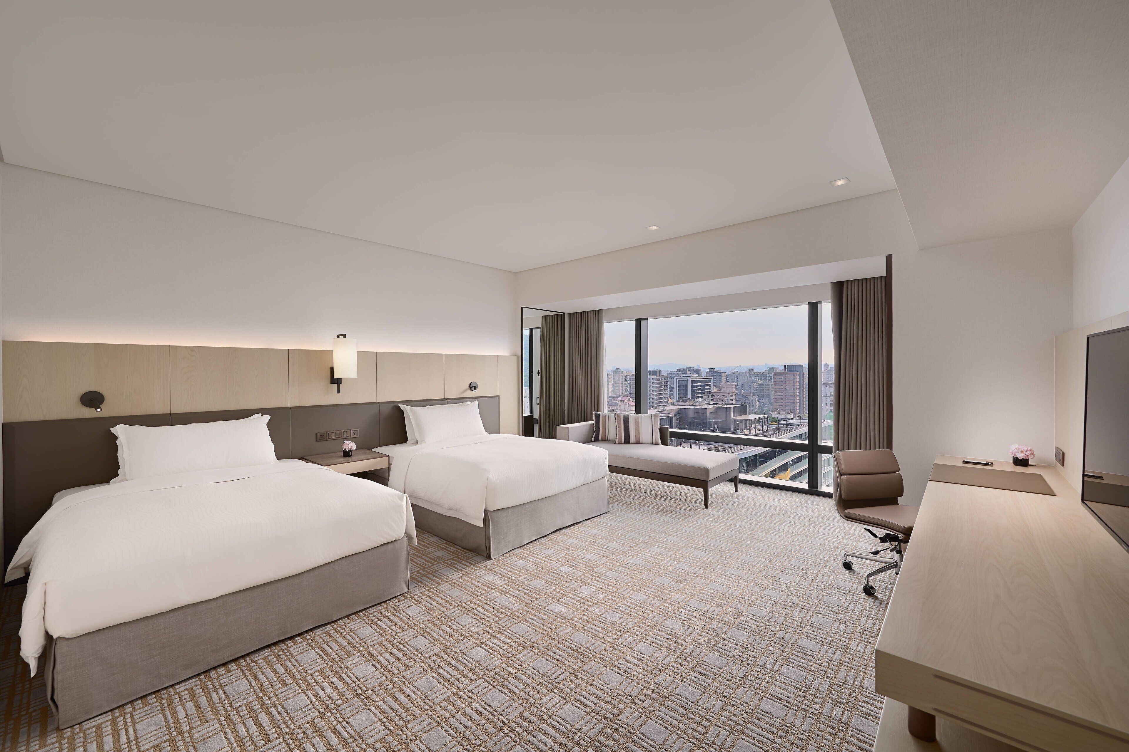 Premium bedding, in-room safe, desk, laptop workspace