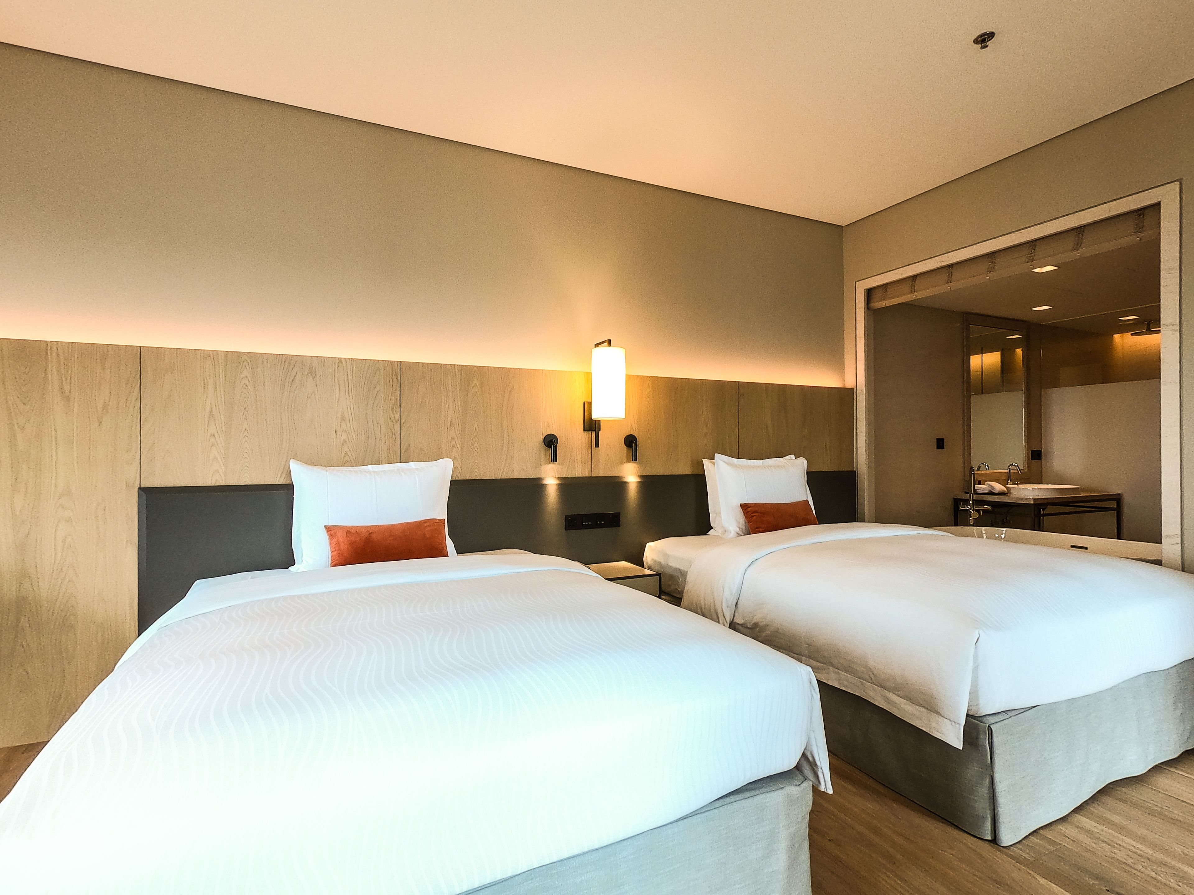 1 bedroom, premium bedding, in-room safe, desk