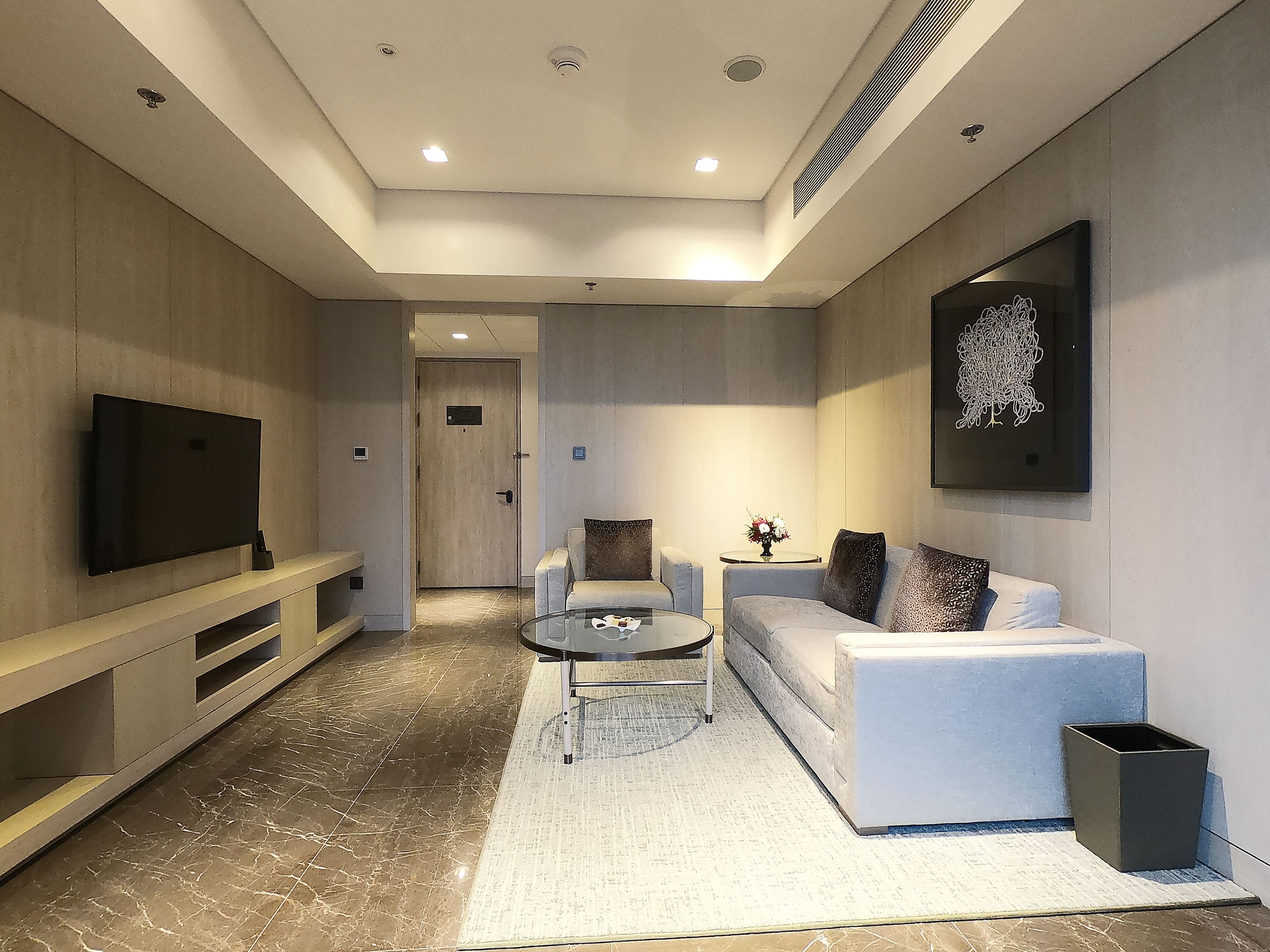 Premium bedding, in-room safe, desk, laptop workspace
