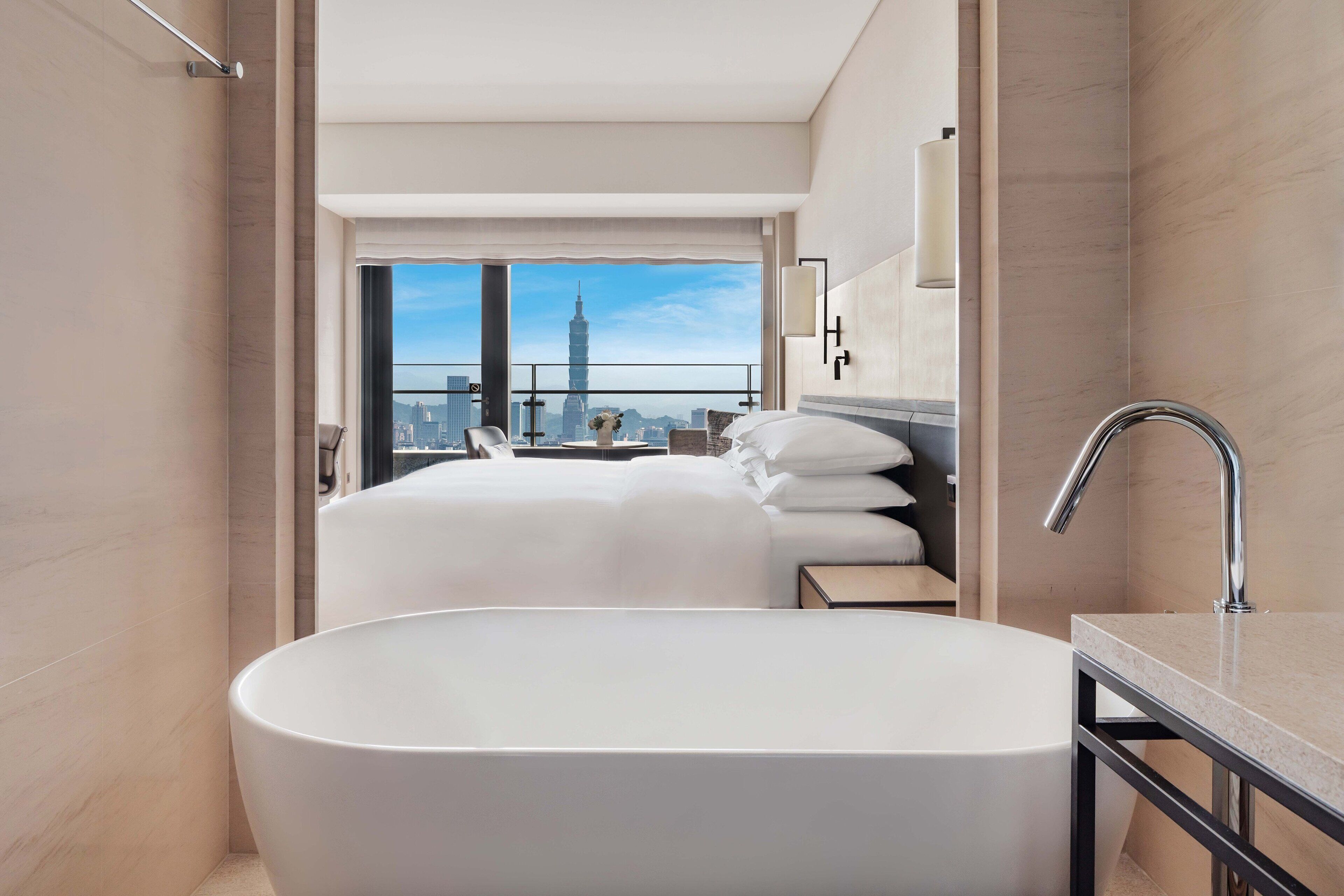 1 bedroom, premium bedding, in-room safe, desk