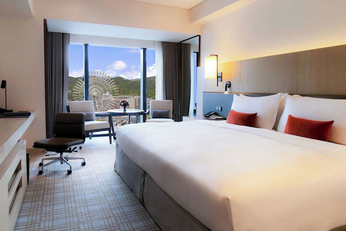 1 bedroom, premium bedding, in-room safe, desk