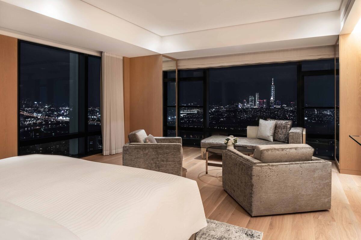 Phòng Suite Executive, 1 phòng ngủ | Lounge | 2 quầy bar/khu lounge
