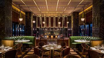 3 restaurants, breakfast, lunch, dinner served; French cuisine