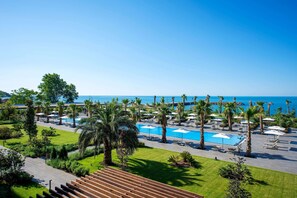 Piscine couverte, piscine extérieure