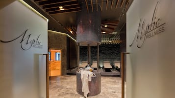 1 salle de soins, soins de manucure et de pédicure, massages