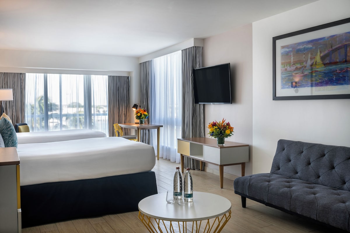 Harbour Premium Balcony - Double Double Adults Only | In-room safe, desk, blackout drapes, iron/ironing board
