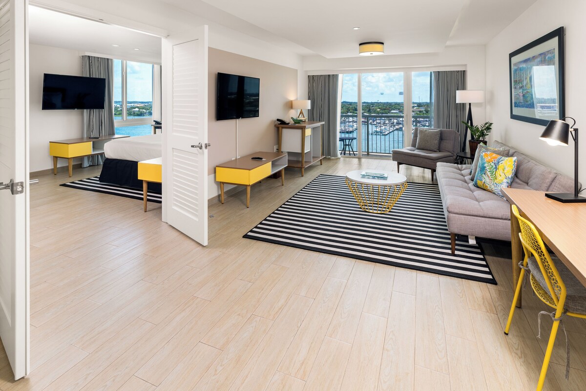 One Bedroom Harbourfront Suite - King Bed Adults Only | In-room safe, desk, blackout drapes, iron/ironing board