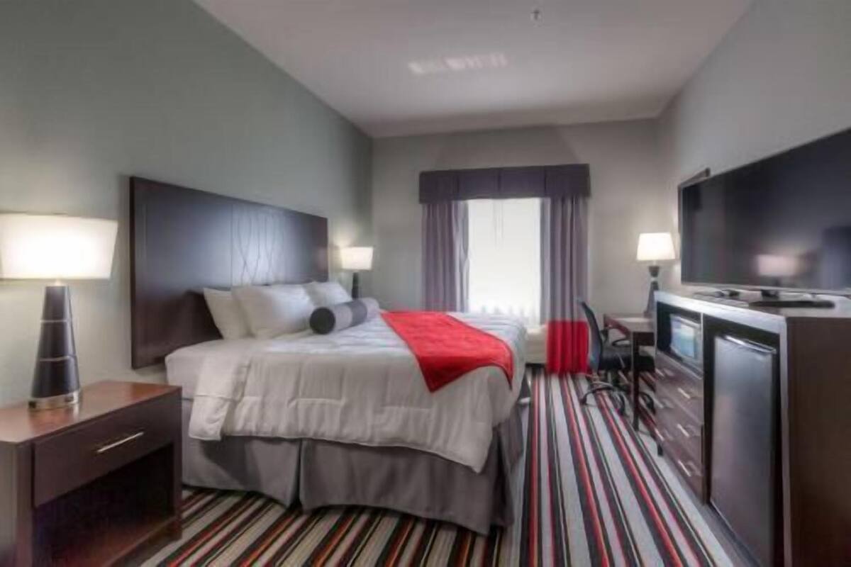 Ropa de cama de alta calidad y escritorio