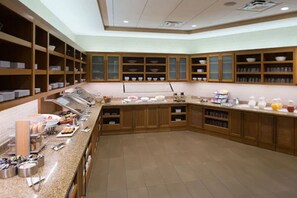 Free breakfast  - Hyatt Place Bloomington/Normal (Normal)