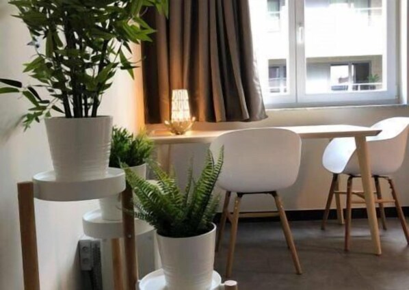 Appartement | Repas dans la chambre