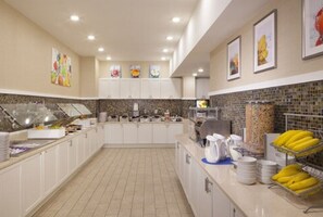 含自助早餐