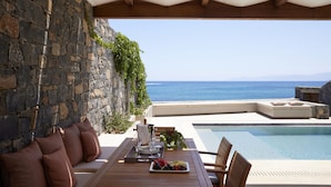 "Loutro" Six Double Bedrooms with Private Pool 340 m2 | Privat basseng