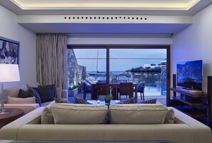 38-inch LCD TV with satellite channels, TV, DVD player - Elounda Peninsula Luxury Resort (Agios Nikolaos)