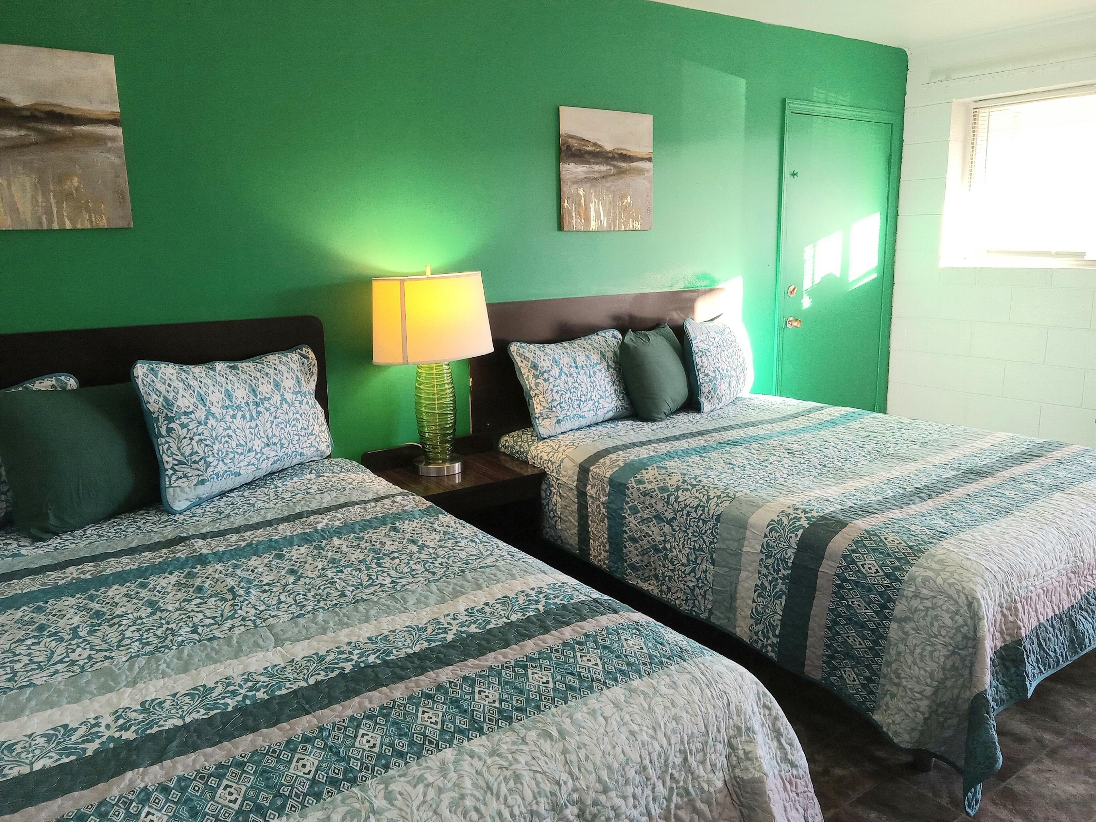 Double Room | Iron/ironing board, free WiFi, bed sheets, wheelchair access