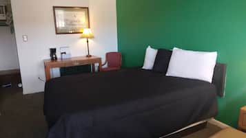 Single Room | Iron/ironing board, free WiFi, bed sheets, wheelchair access