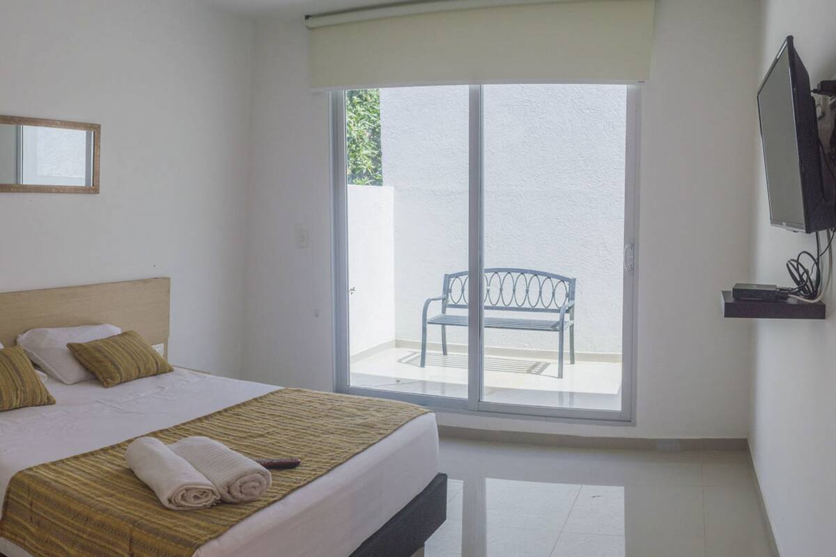 Deluxe Double Room, 1 Queen Bed, Terrace | Desk, soundproofing, free WiFi, bed sheets