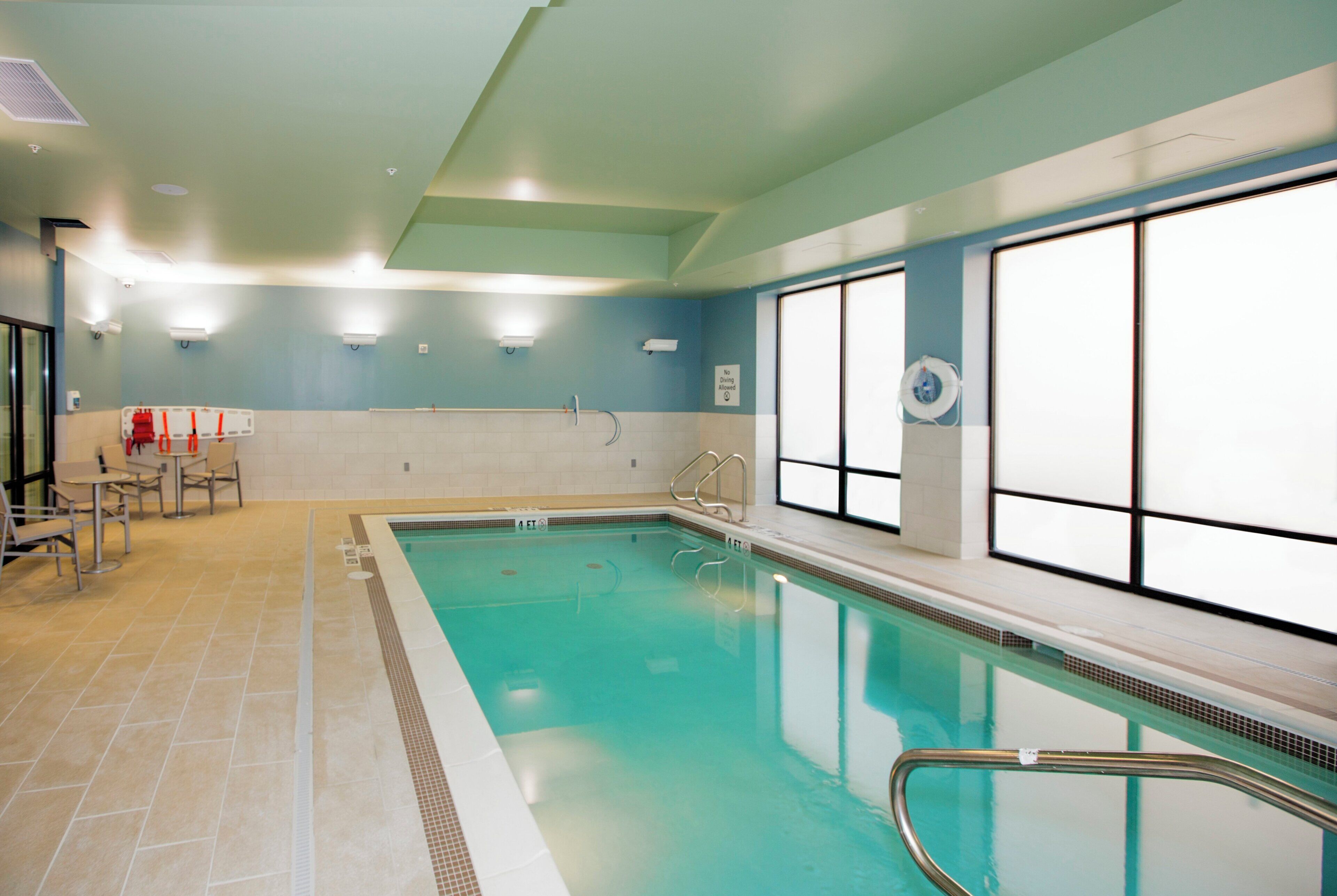 Indoor pool, pool loungers