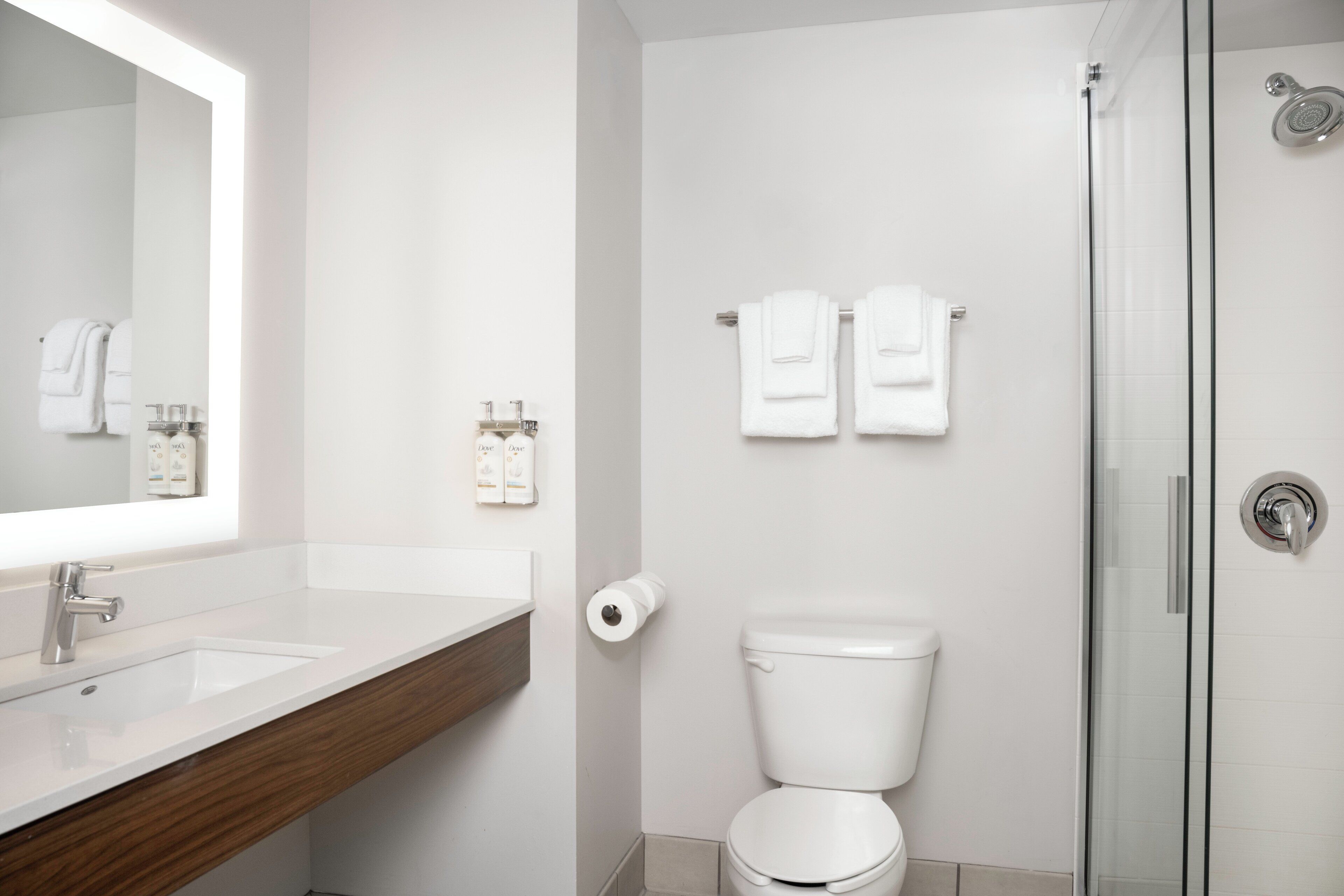 premium bedding, in-room safe, desk, laptop workspace