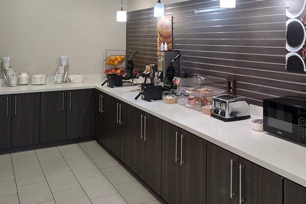 Free daily continental breakfast