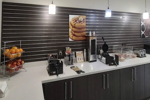 Free daily continental breakfast