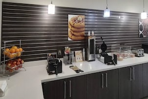 Free daily continental breakfast