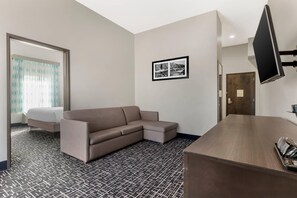 Ropa de cama de alta calidad, camas con pillow-top y escritorio 