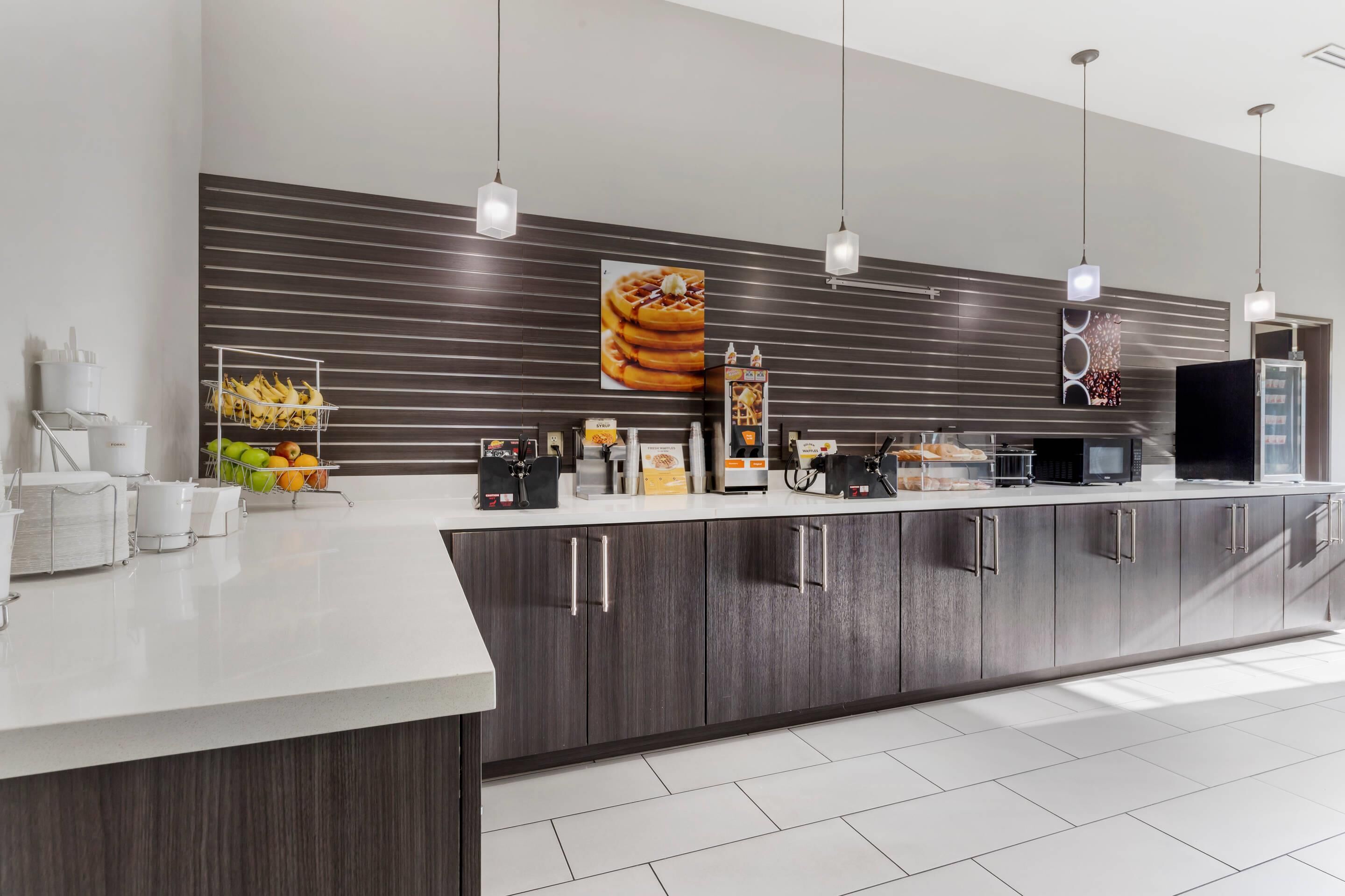 Free daily continental breakfast 