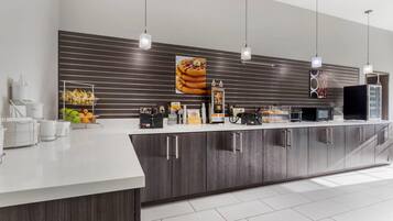 Free daily continental breakfast