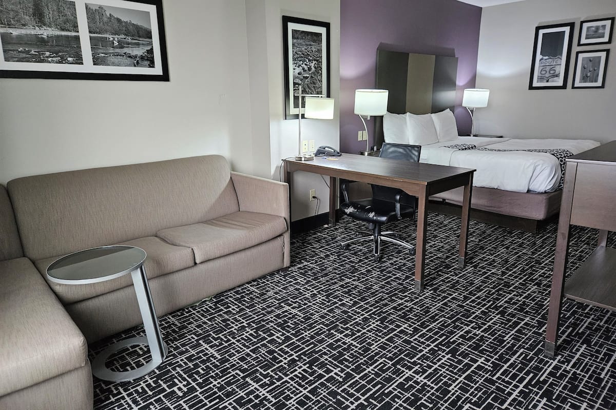 Suite, 1 King Bed, Non Smoking