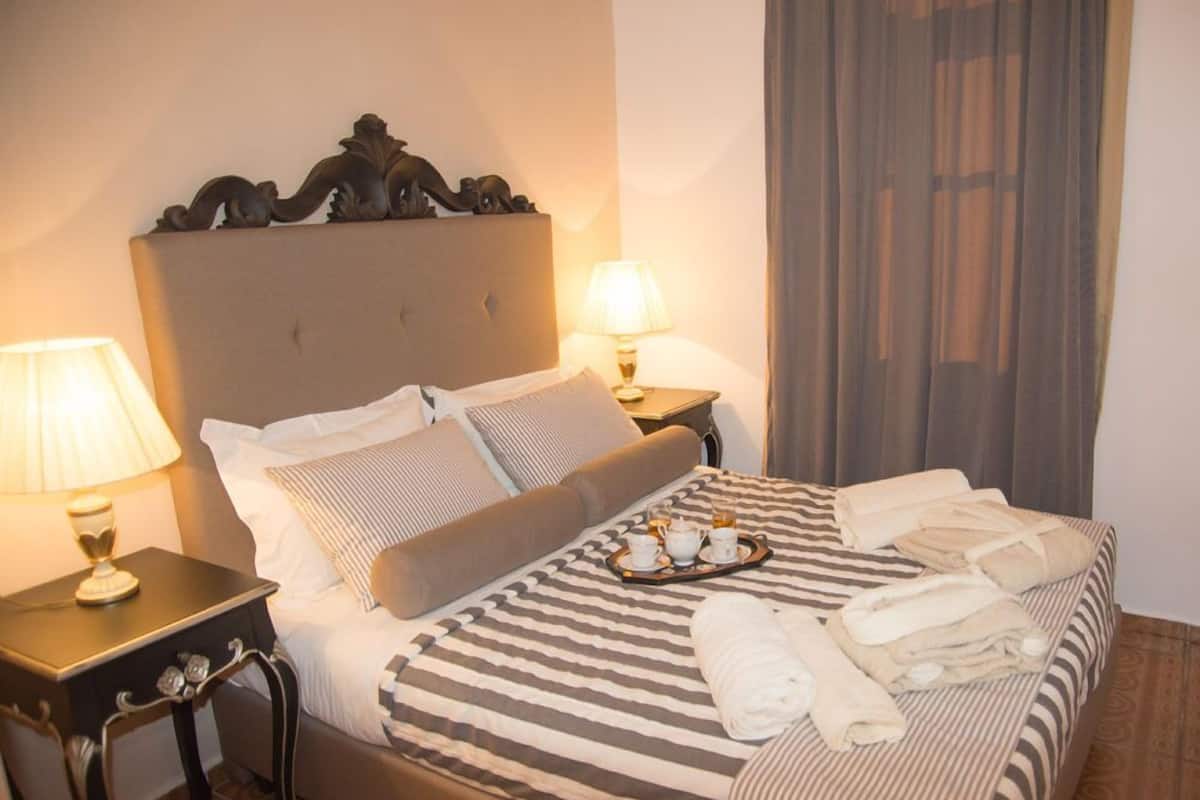 Departamento superior, Terraza, vista al jardín | 1 habitación y ropa de cama de alta calidad