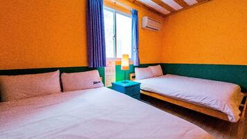 Comfort Quadruple Room, 2 Double Beds | Desk, free WiFi