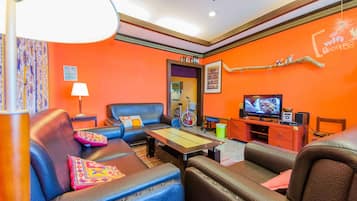 32-inch LED TV with cable channels, TV