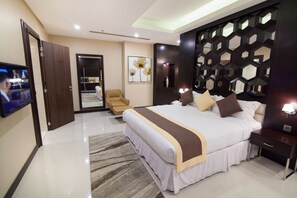 Minibar, in-room safe, desk, soundproofing - Premier Hotel (Manama)