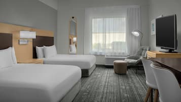 Studiosuite, 2 Queen-Betten | Hochwertige Bettwaren, Schreibtisch, laptopgeeigneter Arbeitsplatz