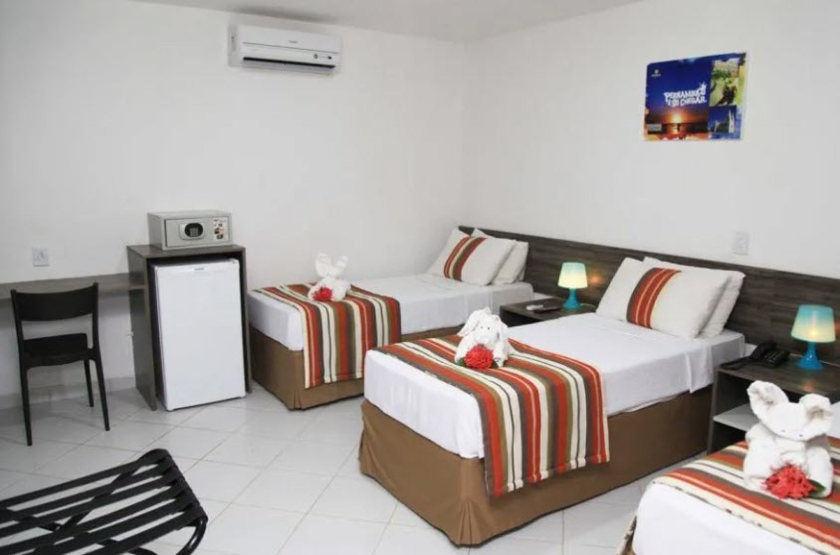 Minibar, bureau, Wi-Fi gratuit, draps fournis