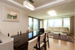 Dining - Good Time Guest House Incheon Airport - Hostel (Incheon)