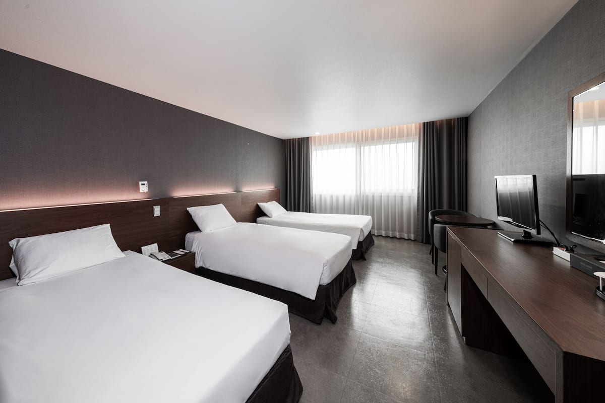 Triple Room