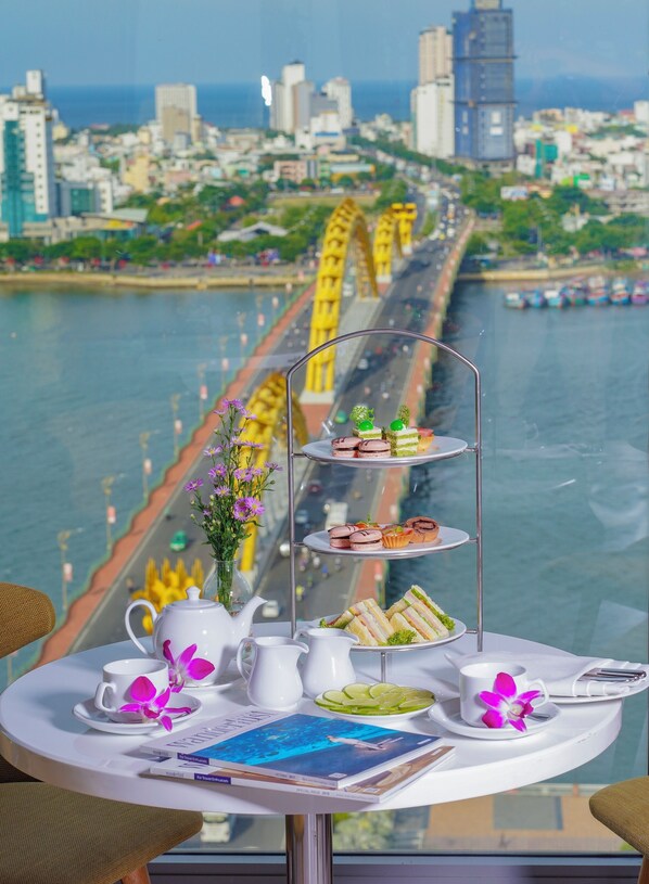 Bar (on property) - Vanda Hotel (Da Nang)