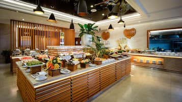 Desayuno buffet (VND 250000 por persona)