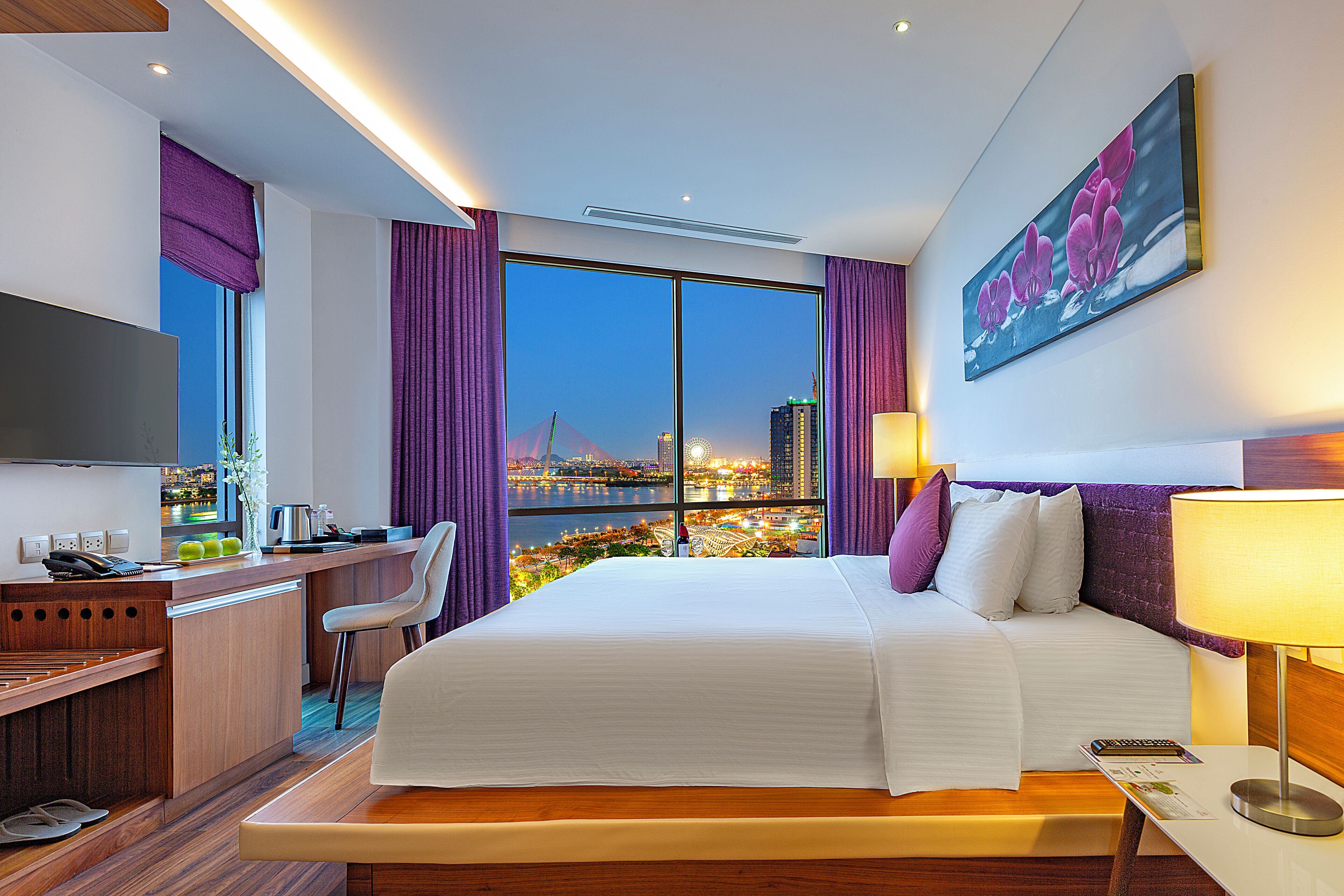 deluxe double room, river view | 1 bedroom, premium bedding, minibar, in-room safe