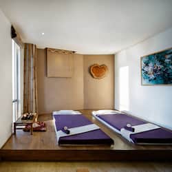 Couples treatment room(s), sauna, hot tub, steam room, body treatments