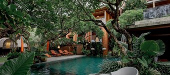 Fourteen Roses Boutique Hotel Legian