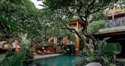 Fourteen Roses Boutique Hotel Legian