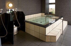 Indoor spa tub